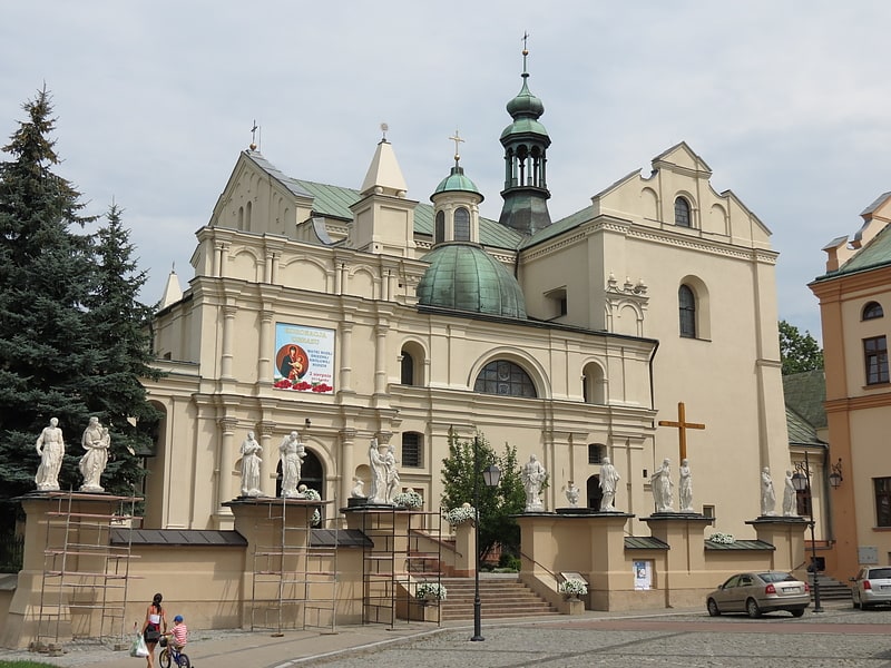 Kościół katolicki w Jarosławiu, Polska