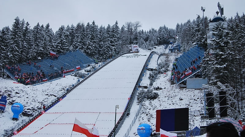 Gran centro de saltos de esquí inaugurado en 1925