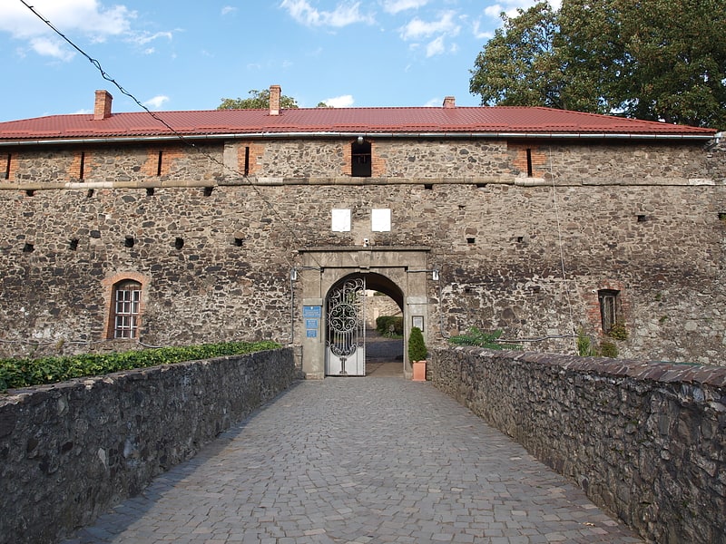 Elegantes Schloss mit mehreren Museen