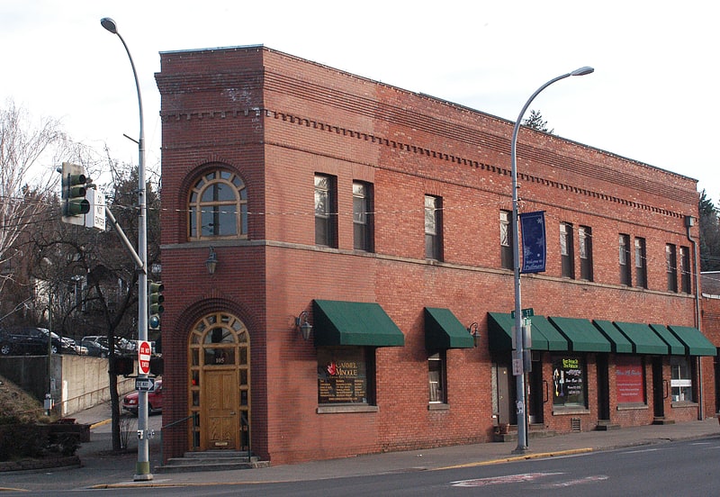 Pullman Flatiron Building