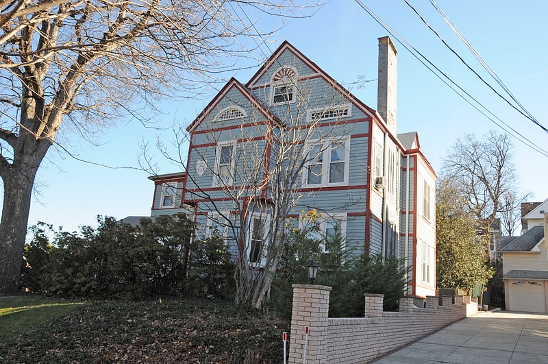 Building in Rutherford, New Jersey