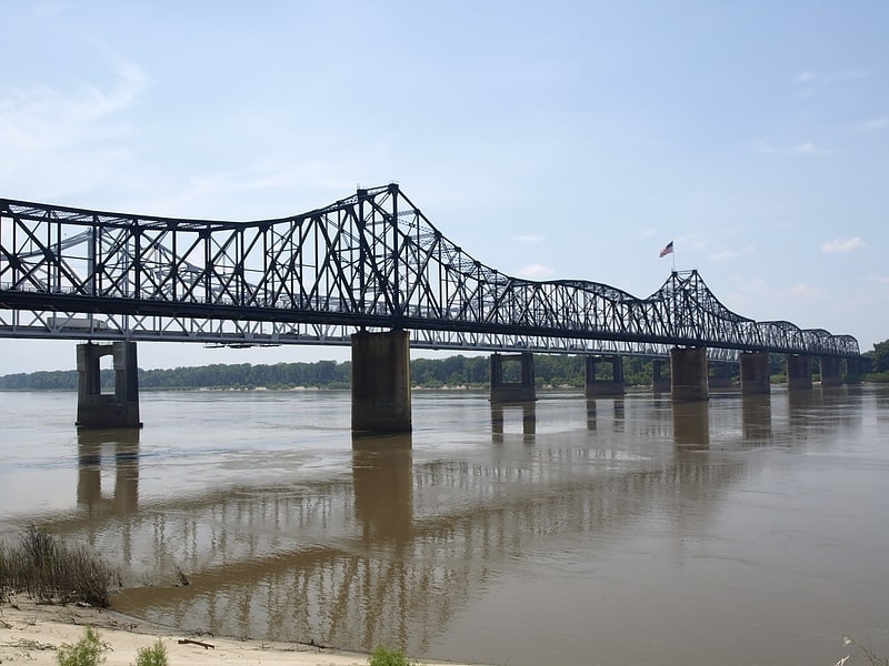 Cantilever bridge in Vicksburg, Mississippi