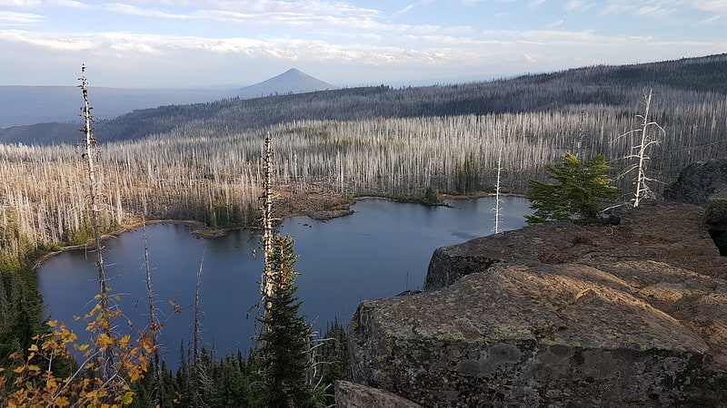 Alpine lake in Oregon