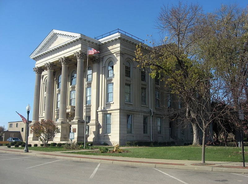 Courthouse in Lawrenceburg