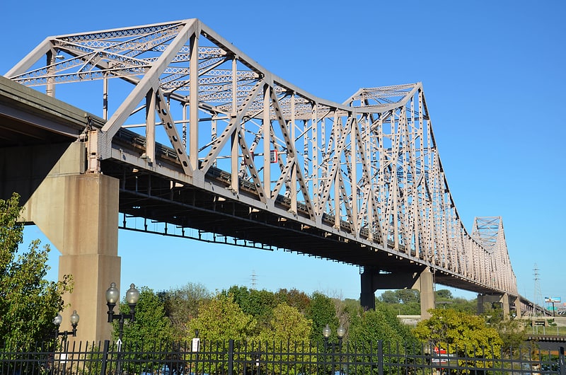 Cantilever bridge in St. Louis, Missouri