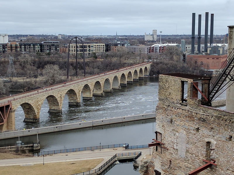 Arch bridge in Minneapolis, Minnesota