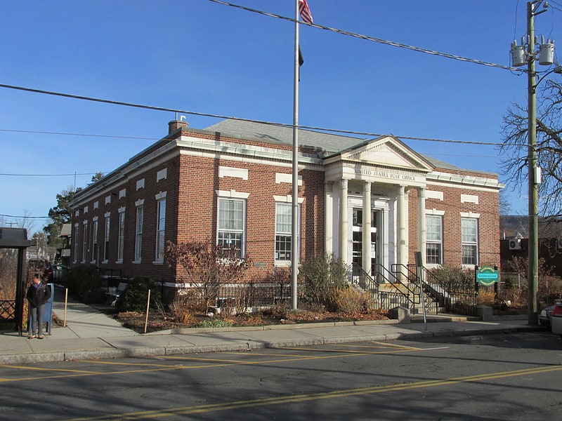 United States Post Office–Easthampton Main