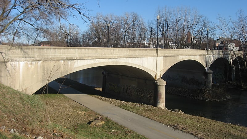 Arch bridge in Muncie, Indiana