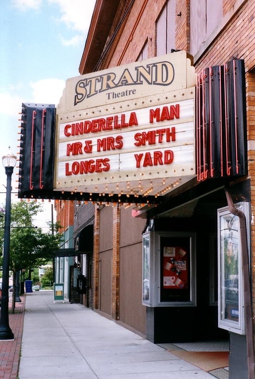 Movie theater in Delaware, Ohio