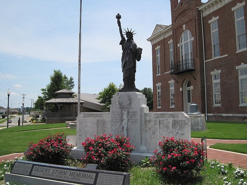 War memorial in Paragould, Arkansas