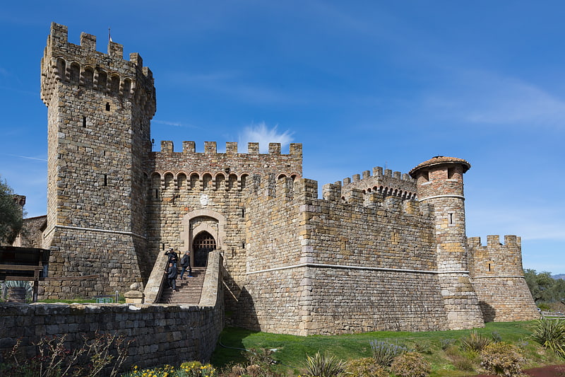 Visitas a castillos y bodegas de inspiración toscana