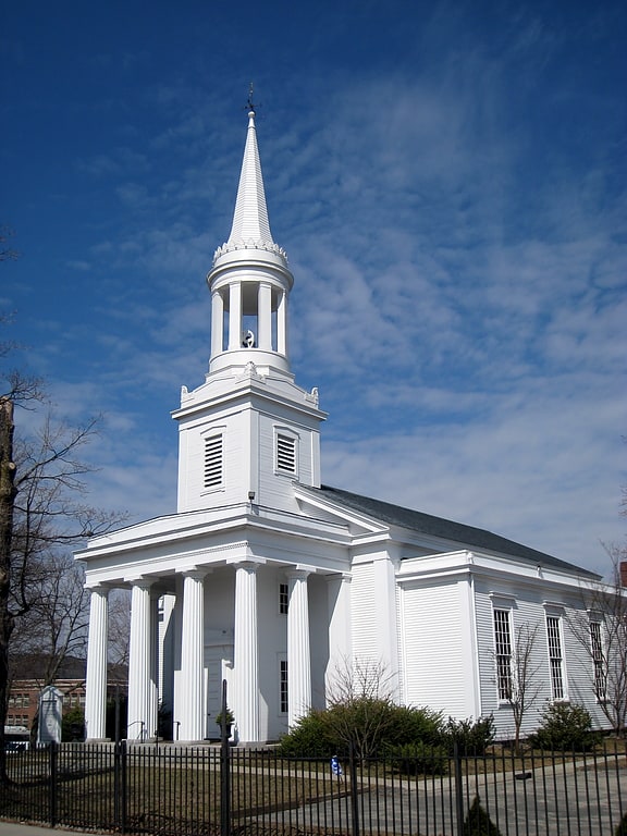 Unitarian universalist church in Waltham, Massachusetts