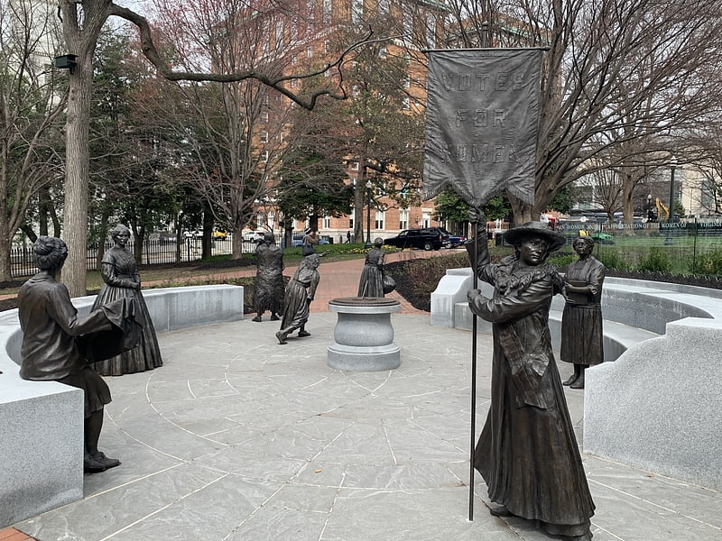 Virginia Women's Monument