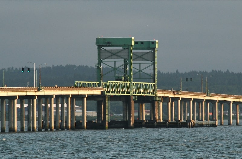 Vertical-lift bridge in Astoria, Oregon
