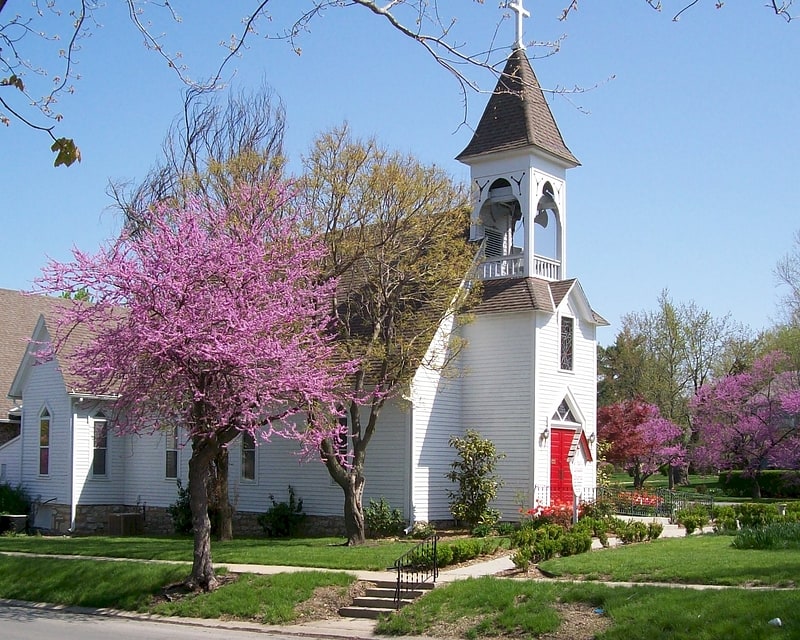 Church building in Lee's Summit, Missouri
