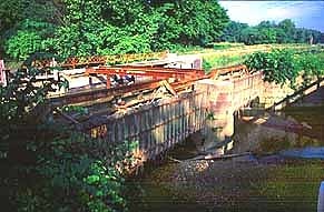 Navigable aqueduct in Valley View, Ohio
