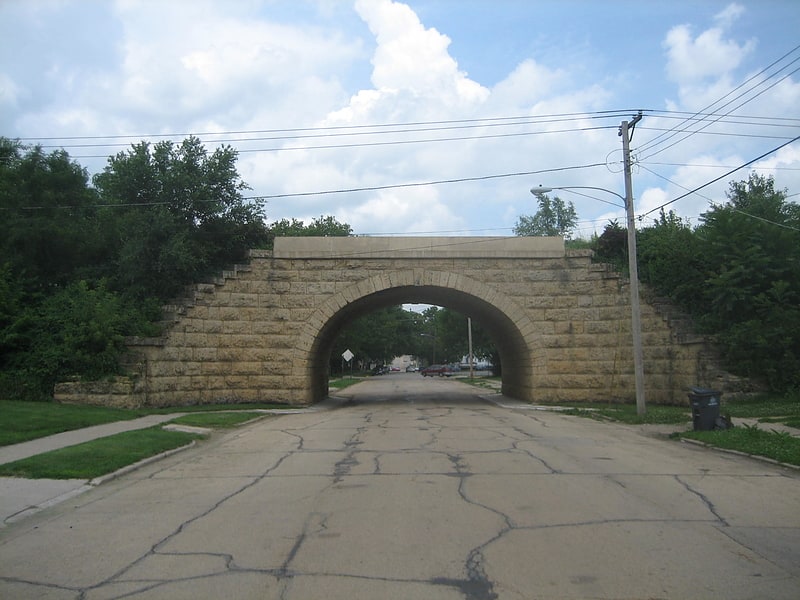 Deck arch bridge in Dixon, Illinois