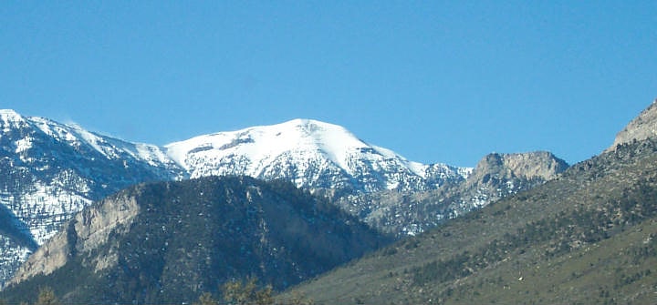 Chaîne de montagnes au Nevada