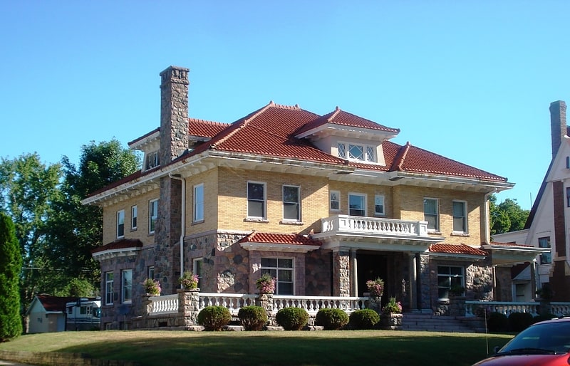 Leroy R. Willard House