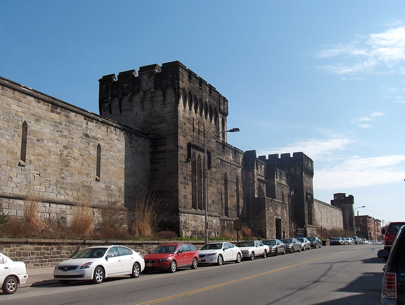 Prisión histórica con visitas y exposiciones