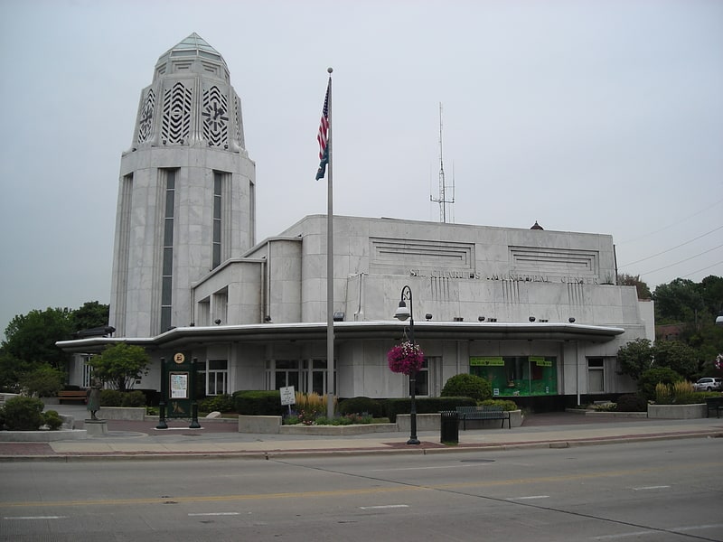Building in St. Charles, Illinois